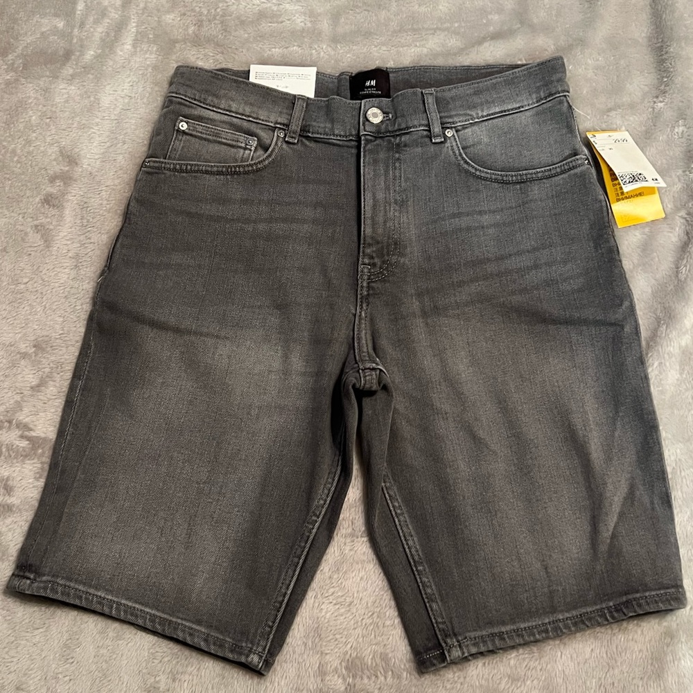 🆕H&M Slim Fit Denim Shorts.  Mens size 30.